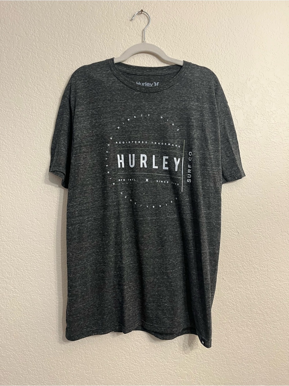 Casual Hurley Dark Heather Gray Graphic Short Sleeve Tee